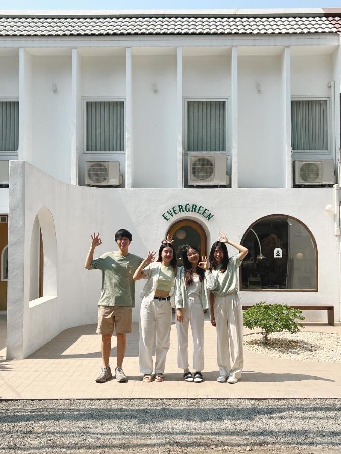 Evergreen Cafe And Hotel Chiang Mai Exterior photo