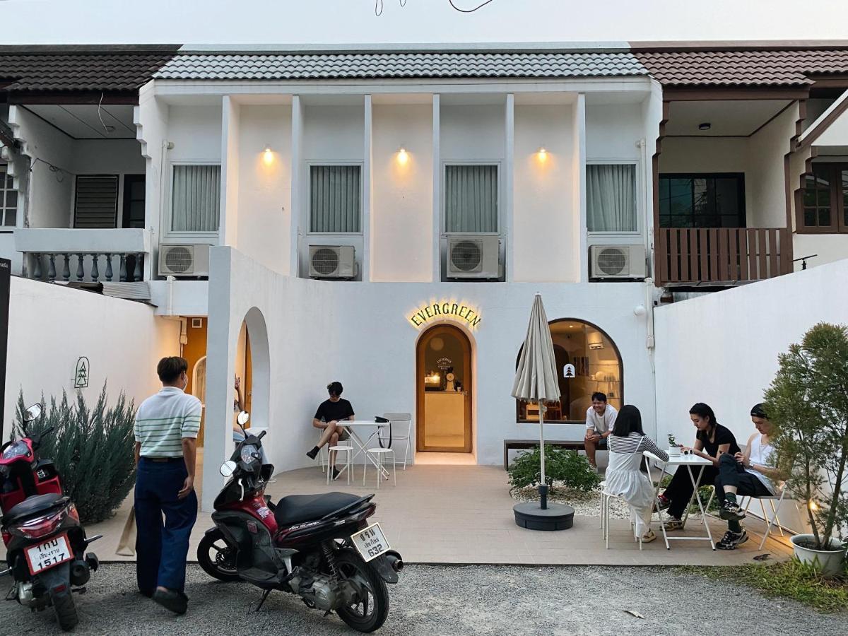 Evergreen Cafe And Hotel Chiang Mai Exterior photo